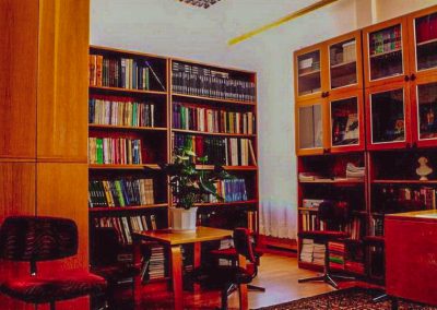 Библиотека в санатории Дубовая роща в городе Железноводске - фотография