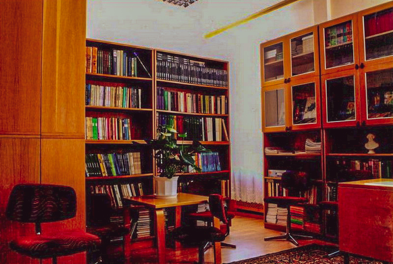 Библиотека в санатории Дубовая роща в городе Железноводске - фотография