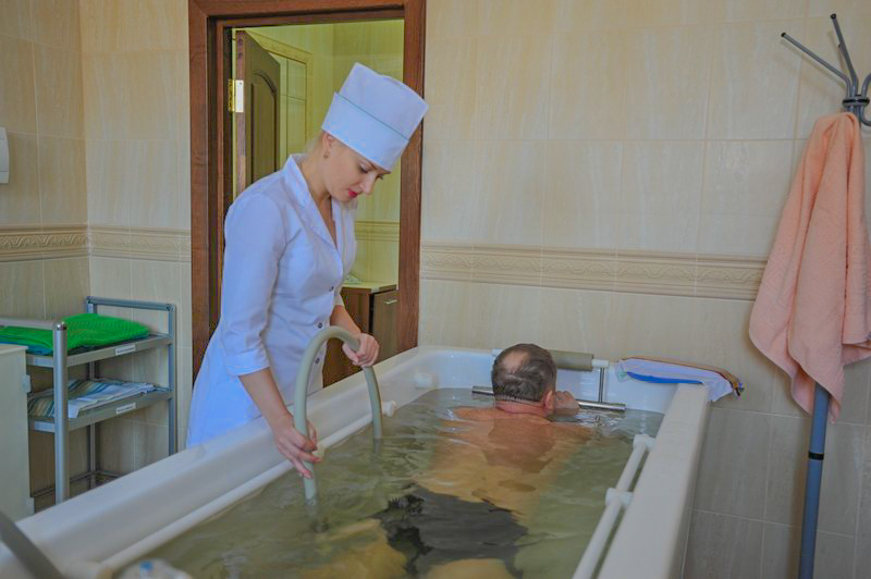 Подводный душ массаж в санатории Дубовая роща в городе Железноводске - фотография